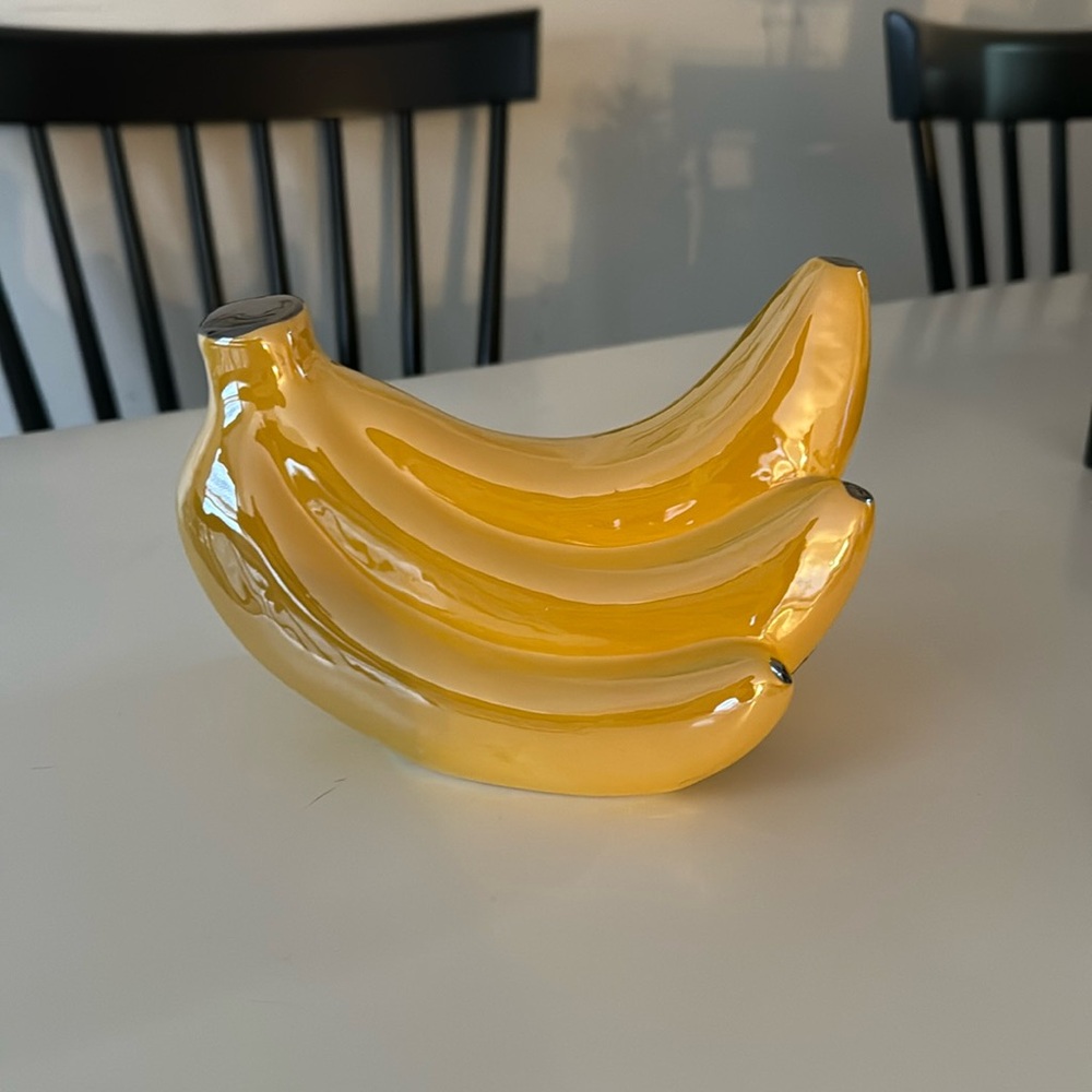 Ceramic decorative bananas